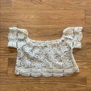 Pretty Lace Crop Top 🔴 FREE W. BUNDLE